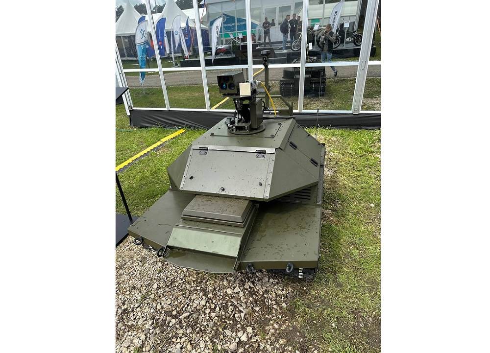 Ростех впервые представил робота для лазерного разминирования на форуме «Инженеры будущего»