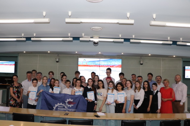 В Омске наградили победителей и призеров многопрофильной инженерной олимпиады «Звезда»