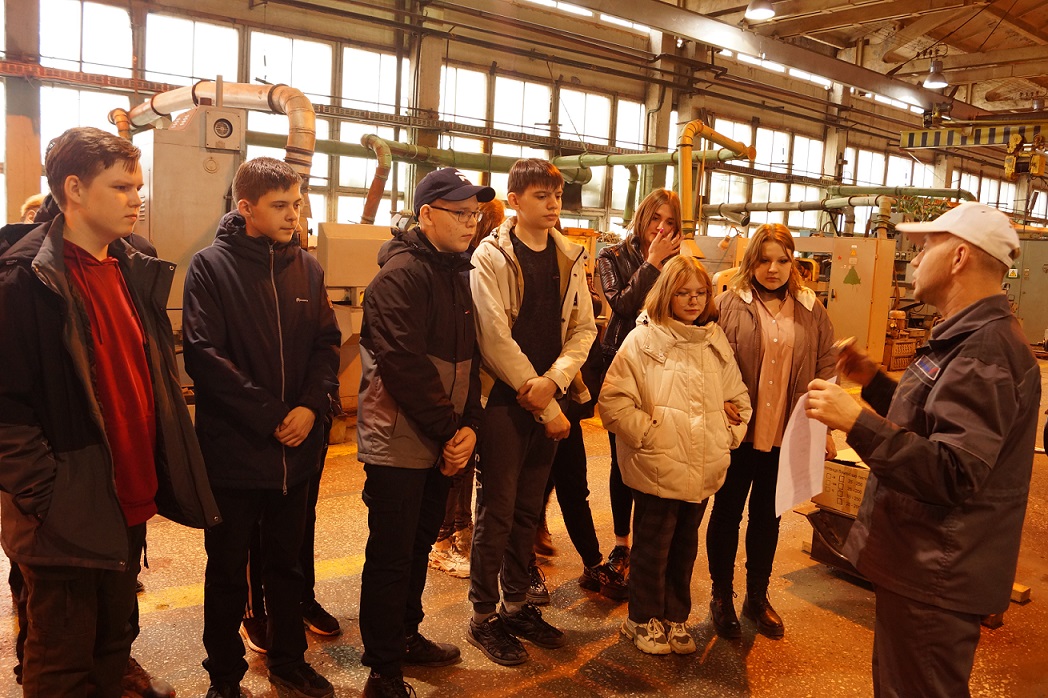 Учащиеся уральской подшефной школы приняли  участие в акции СоюзМаш России «Неделя без турникетов»