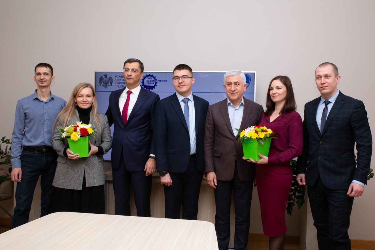 Владимир Гутенев и Михаил Погосян встретились с победителями Национальной научно-технической конференции