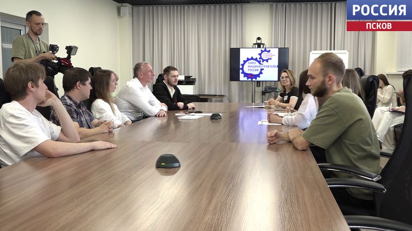 Команда Великолукского завода электротехнического оборудования готовится к поездке на международный форум «Инженеры будущего»