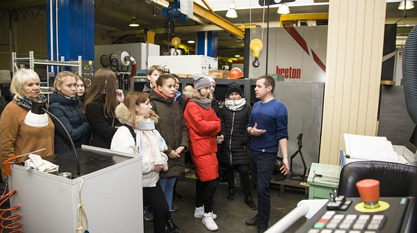 Пермский производитель жидкостных ракетных двигателей показал производство школьникам на «Неделе без турникетов»