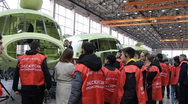 В Единый день открытых дверей федерального проекта «Профессионалитет» старшеклассники смогли посетить Улан-Удэнский авиационный завод и Улан-Удэнский авиационный техникум