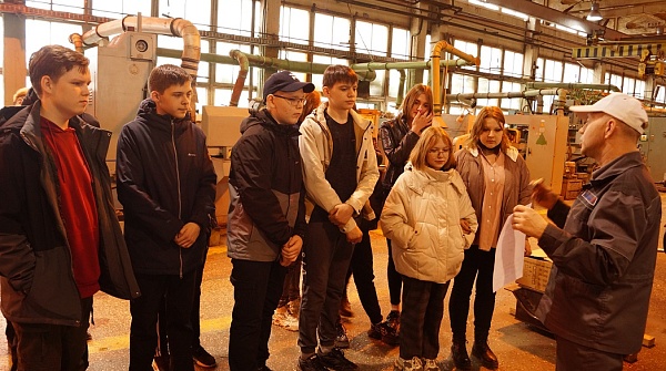 Учащиеся уральской подшефной школы приняли  участие в акции СоюзМаш России «Неделя без турникетов»